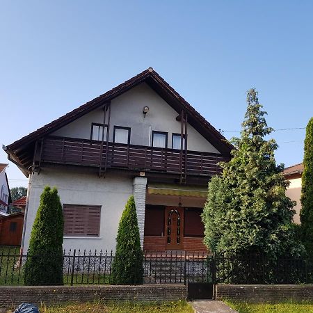 Nador Apartman Lägenhet Balatonlelle Exteriör bild
