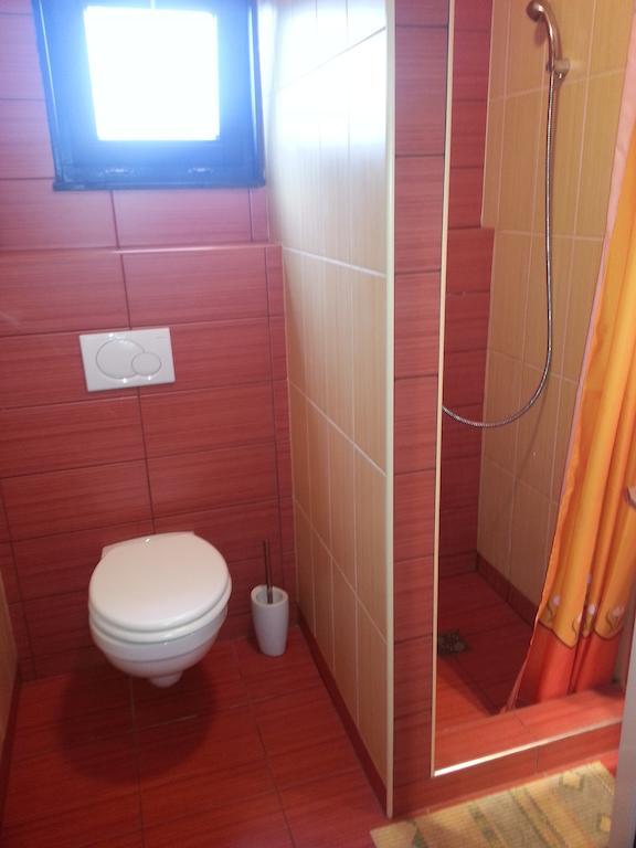 Nador Apartman Lägenhet Balatonlelle Rum bild