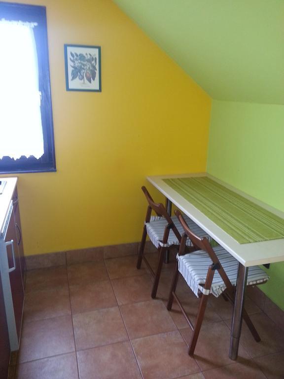 Nador Apartman Lägenhet Balatonlelle Rum bild