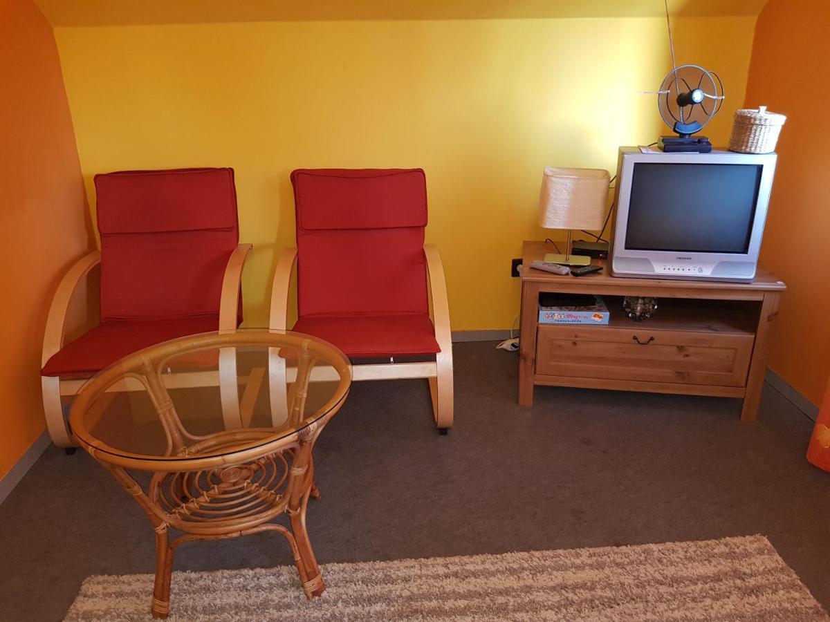 Nador Apartman Lägenhet Balatonlelle Exteriör bild