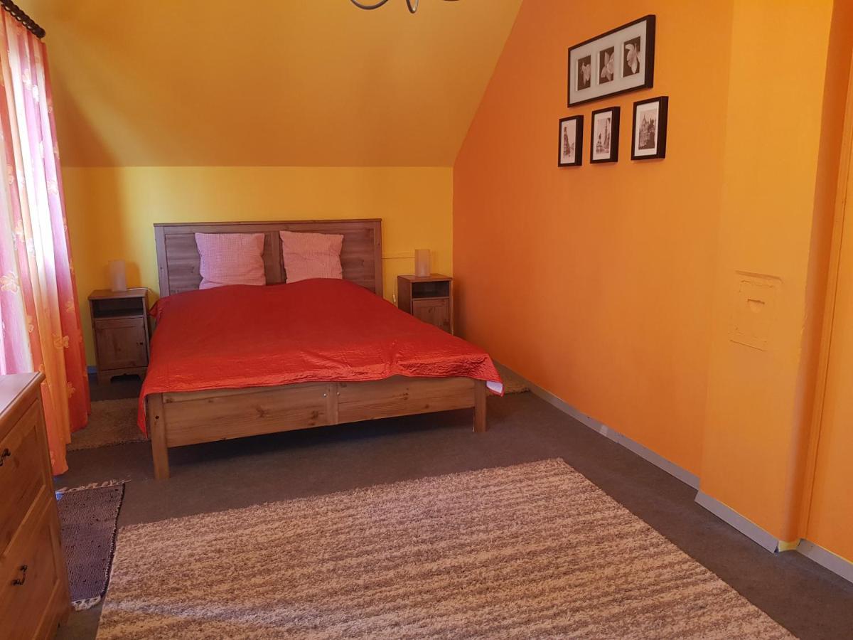 Nador Apartman Lägenhet Balatonlelle Exteriör bild