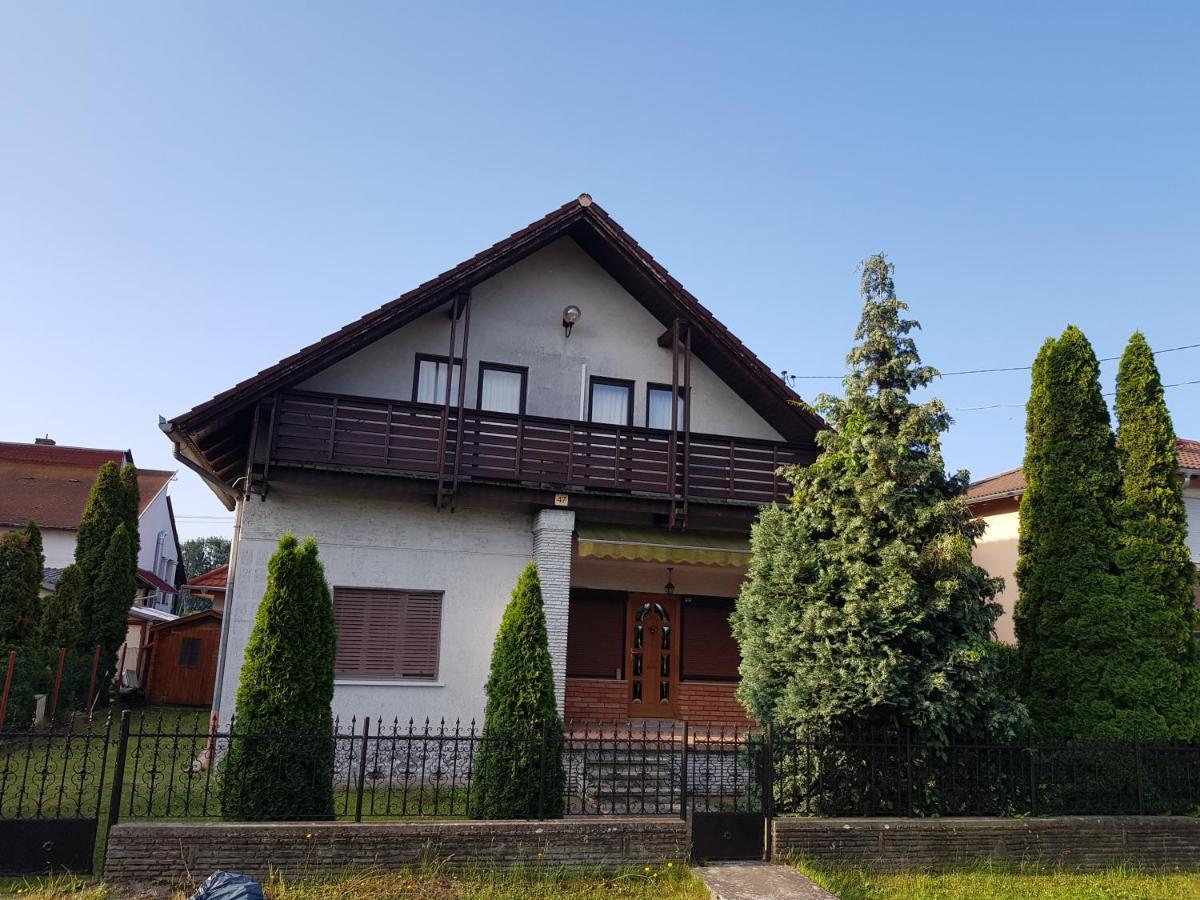 Nador Apartman Lägenhet Balatonlelle Exteriör bild